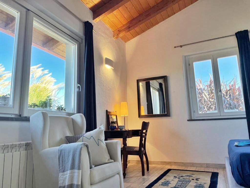Is Cheas Wine Farm Boutique Hotel San Vero Milis 外观 照片